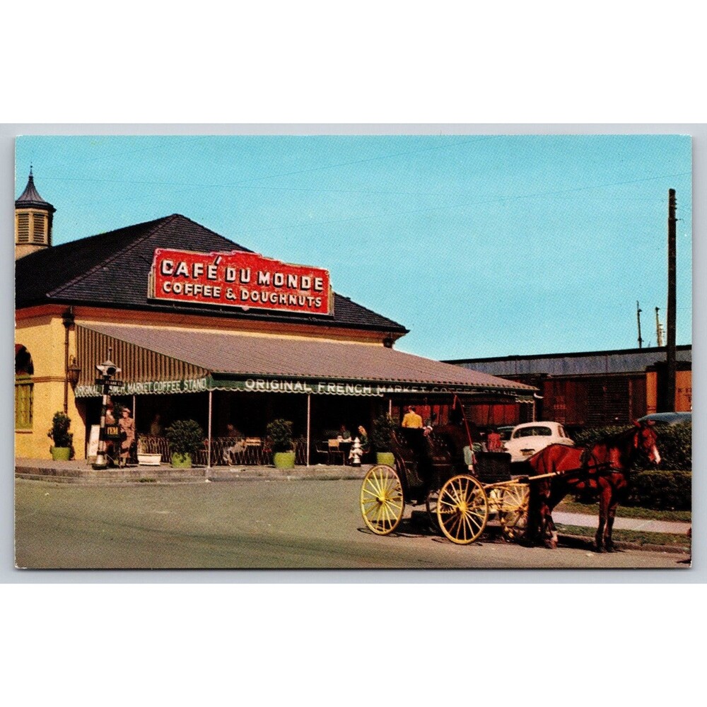 Postcard Louisiana New Orleans Cafe Du Monde French Market Coffee Stand c1950s
